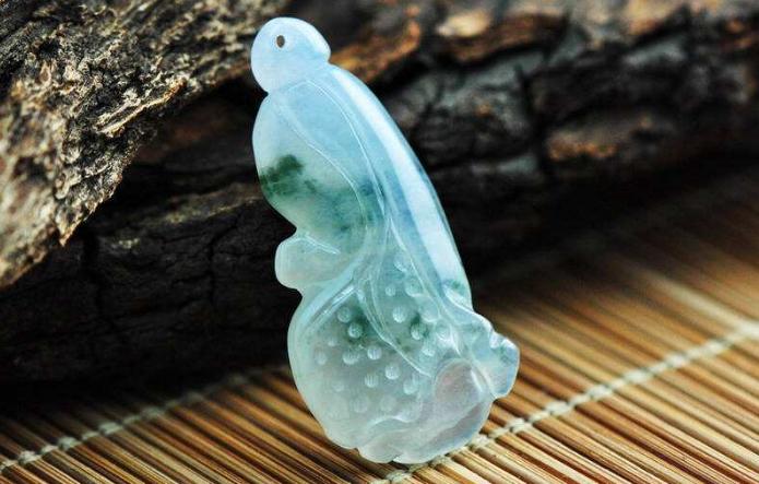 翡翠白菜吊坠寓意这么好，特别适合这几种人佩戴  