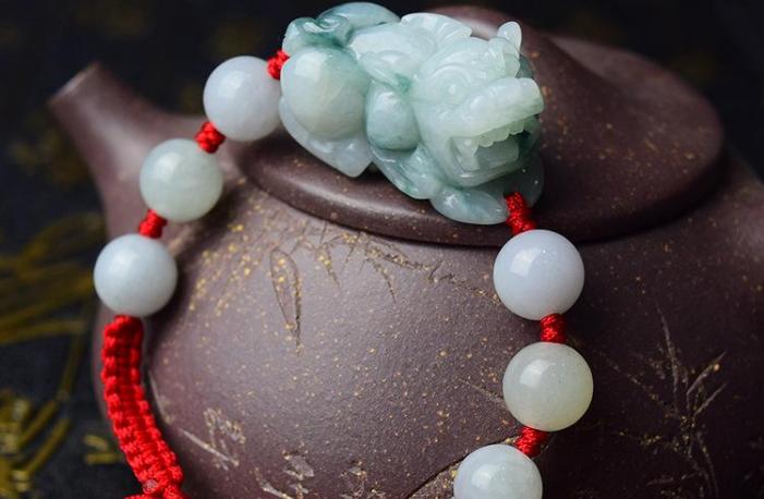 翡翠貔貅有什么寓意？翡翠貔貅手链适合什么人佩戴？  