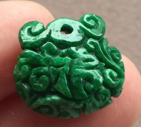 翡翠的色与种水  