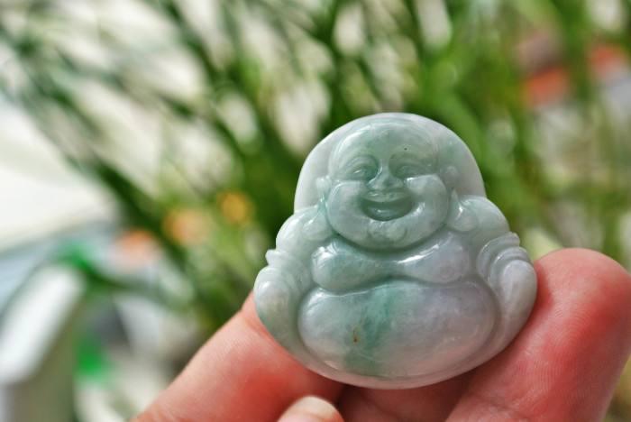 糯种飘花值钱吗？糯种翡翠的市场价格如何？  