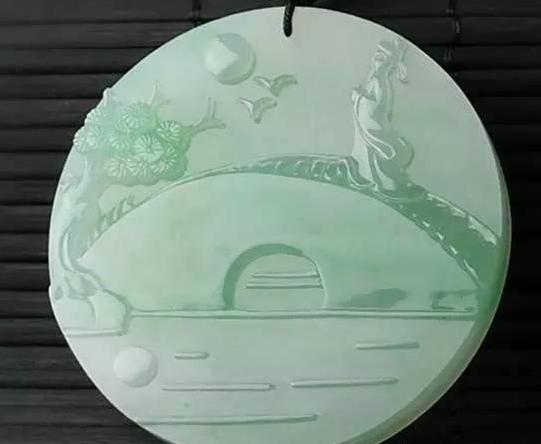 翡翠山水牌欣赏，体味翡翠山水的意境之美