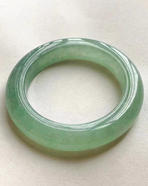 清风半月冰绿镯