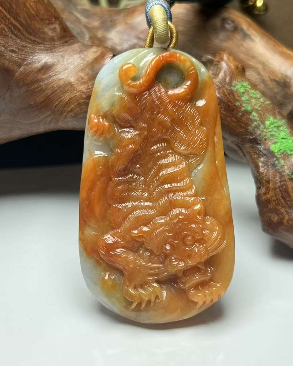 虎虎生威