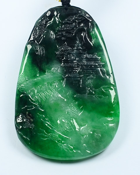 翠绿青山