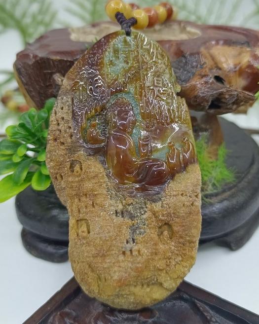 佛观天下  敦煌古玉